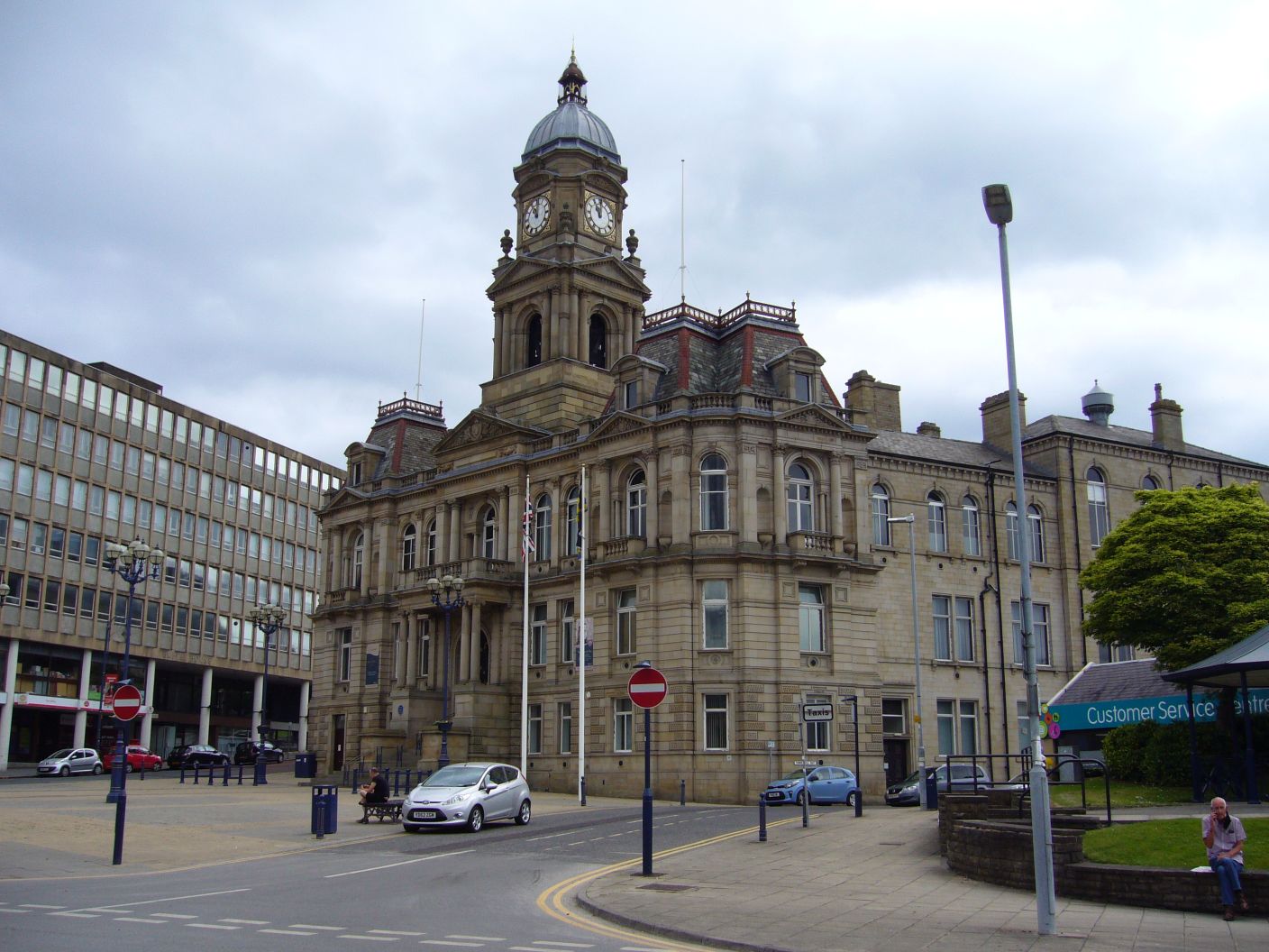 WalkToDewsburyTownHall_chapter11