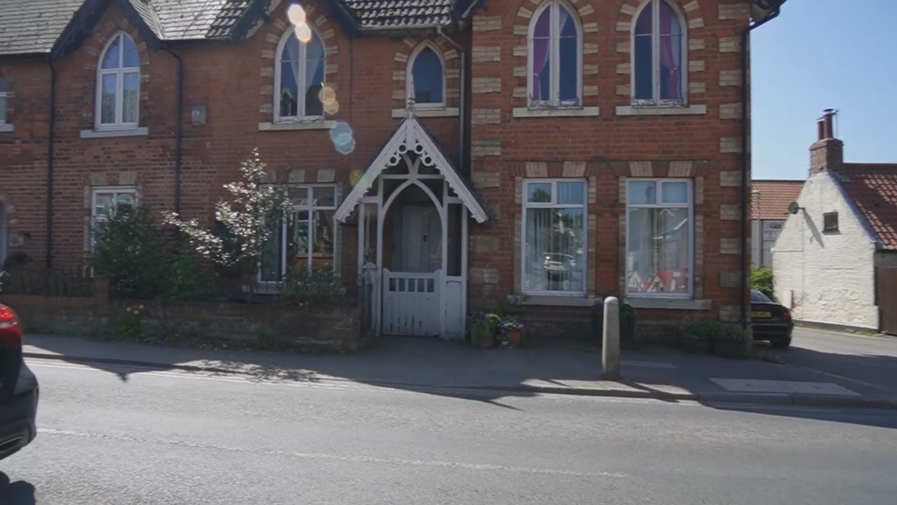 WalkAlomgAdwickRoadToWestgate_chapter17